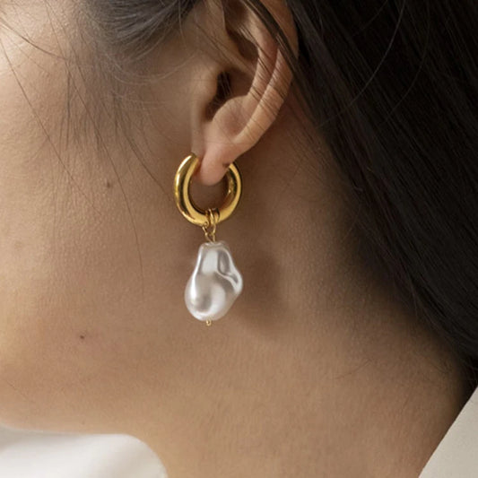 MIA PEARL HOOP EARRINGS