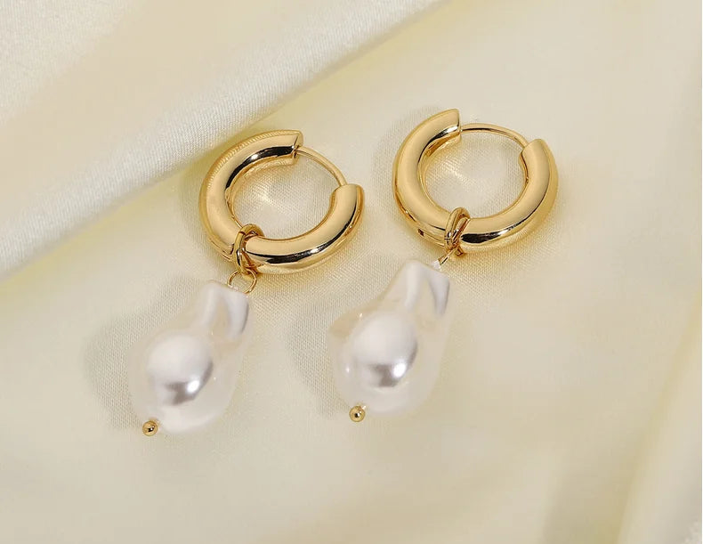 MIA PEARL HOOP EARRINGS