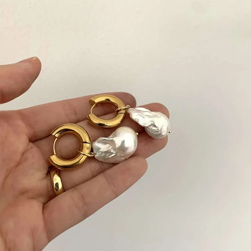 MIA PEARL HOOP EARRINGS